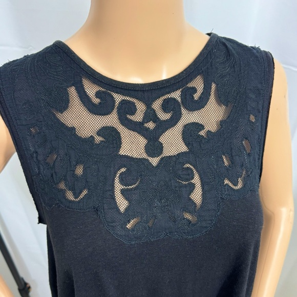 FREE PEOPLE Linen Blend Sleeveless Blouse Tank Top Embroidered Lace Womens Sz XS - Picture 4 of 12